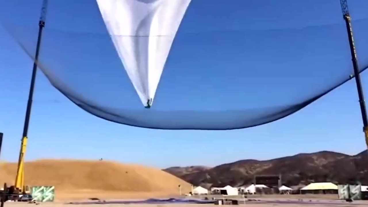 This skydiver jumps 25,000ft into a net with no parachute