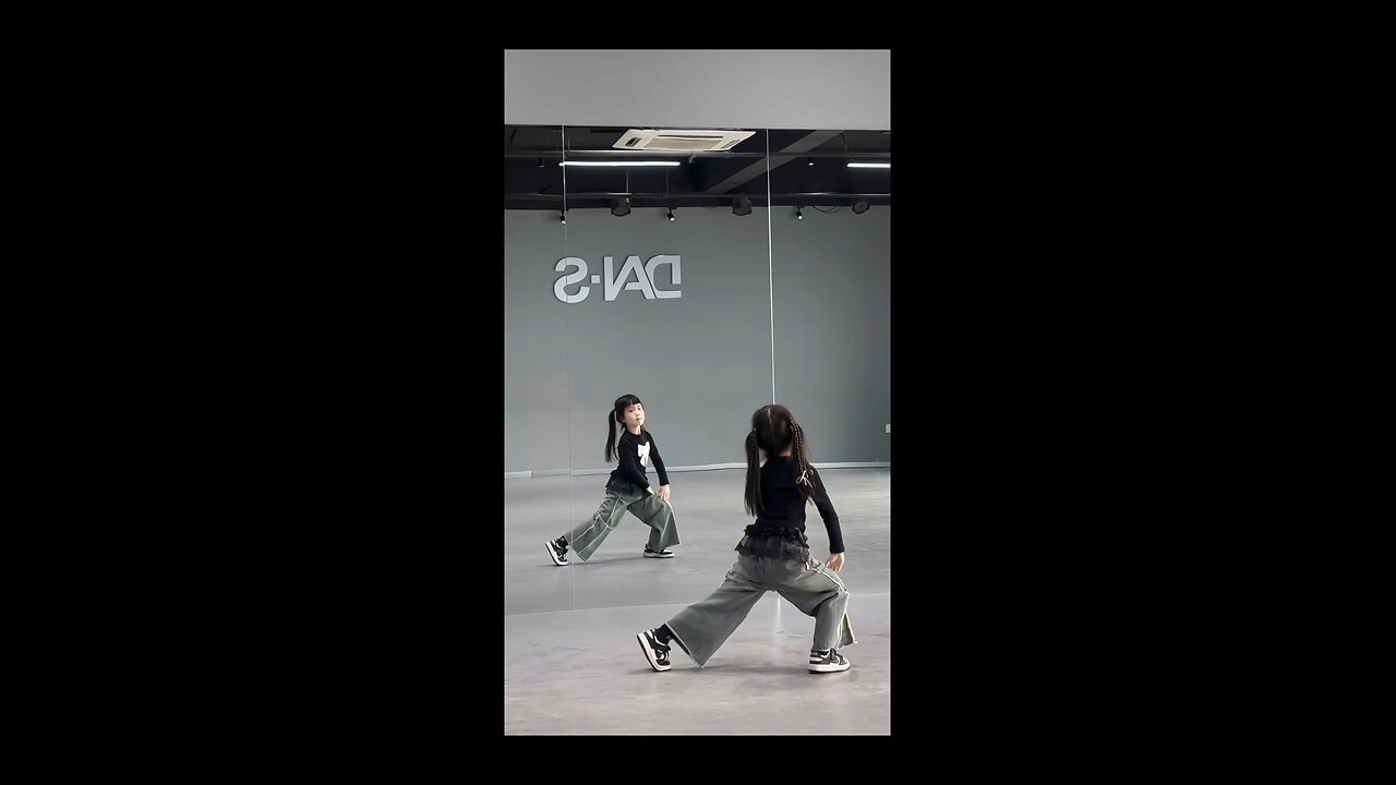 Little girl performed Dance