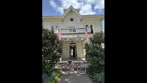 Bicycle explorations! #yeshua #jesus #vintage #vintagebike #vintagebicycle #bike #columbia #friends