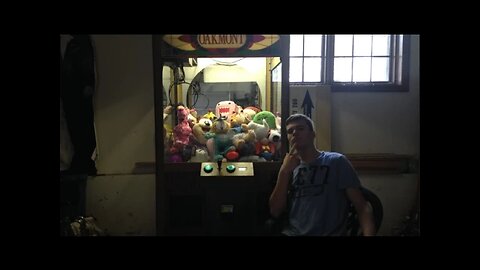 I BOUGHT A CLAW MACHINE!