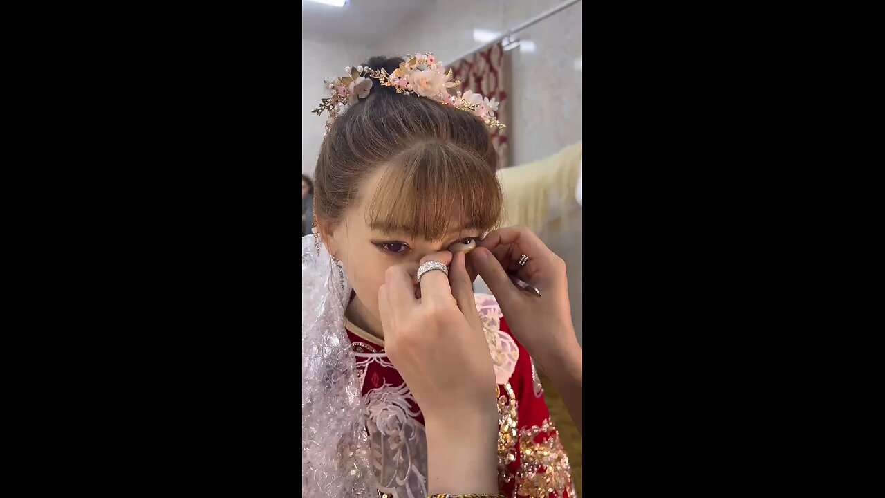 A big transformation before the wedding! The eye makeup is so beautiful that it goes viral