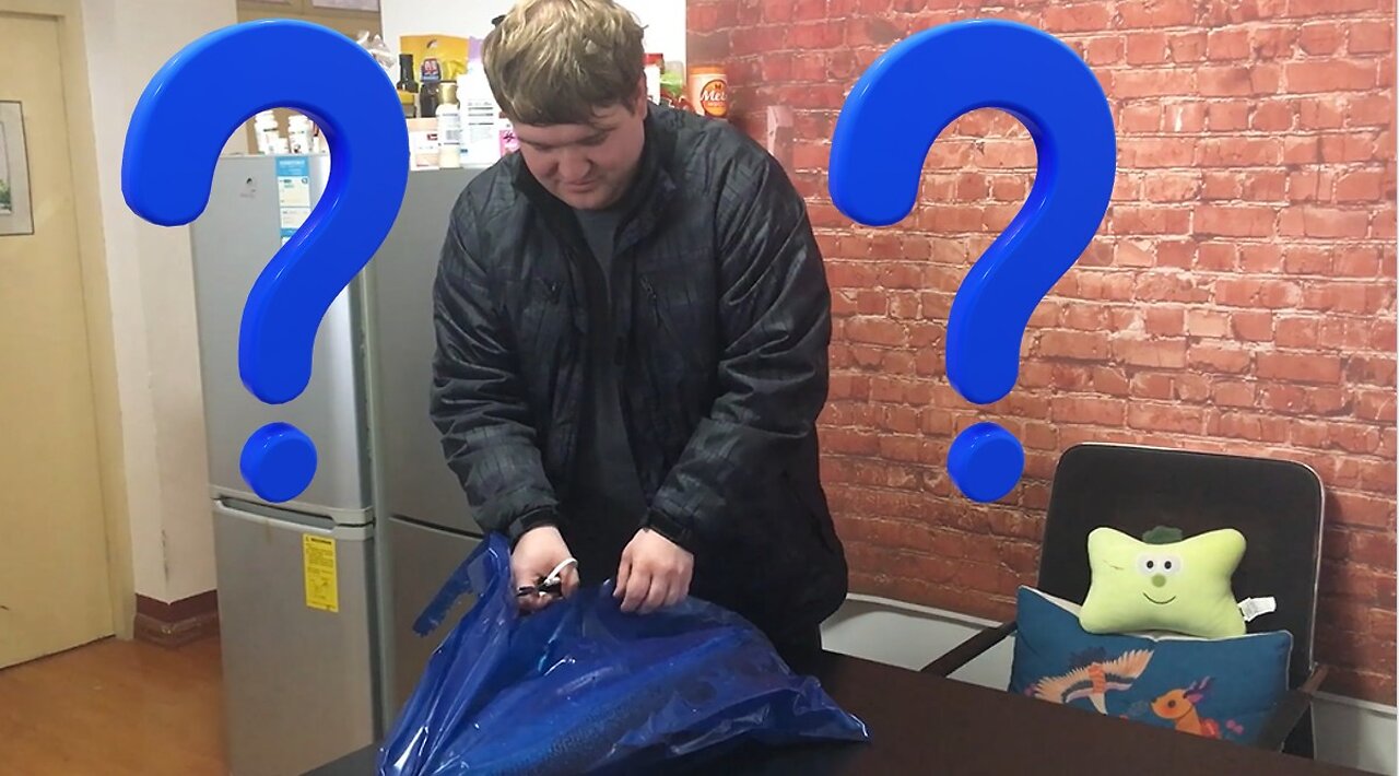Foreigner Says China’s Online Shopping Is Amazing and Admits Other Countries Can’t Keep Up
