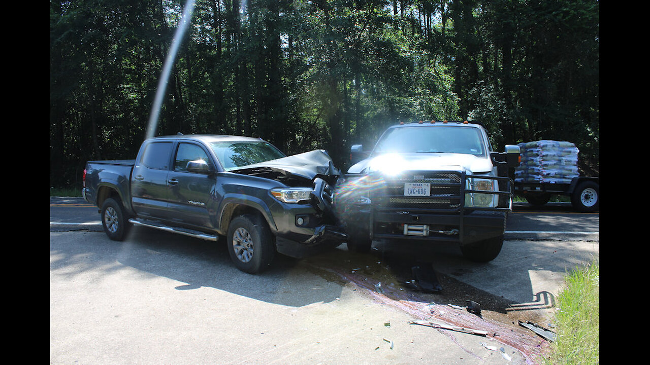 PICKUPS COLLIDE ON 350 NORTH, LIVINGSTON TEXAS, 05/05/25...