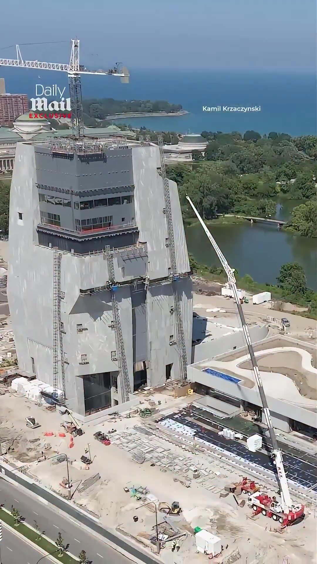 📌The Obama Presidential Library is over budget, behind schedule and hideous.