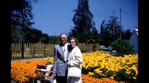 30 Wonderful Photos Showing Fashion Styles of 1960s Older Couples