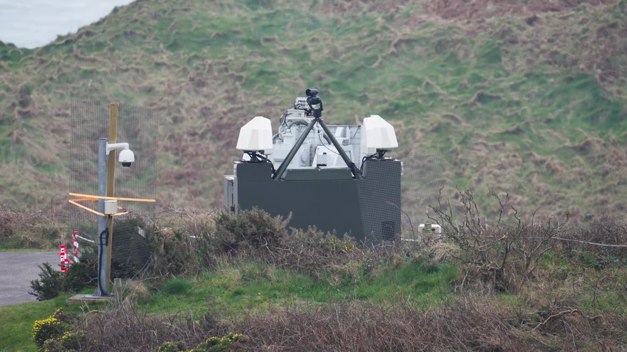 British Microwave Turret Can Fry Drones from Hundreds of Meters Away