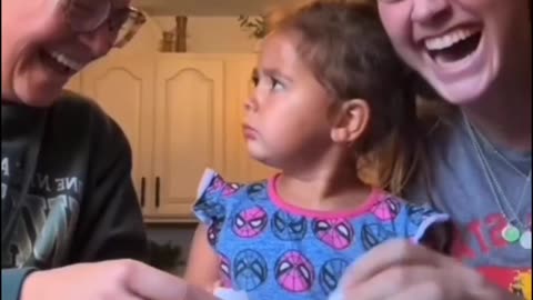 Don't provoke me, mom, because my little hand is not to be underestimated. Funny video for everyone.