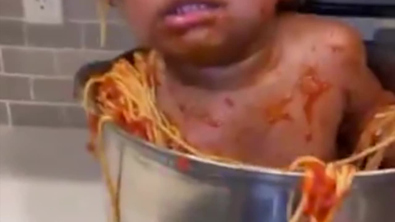 🍜 Why is the baby in the spaghetti? 🤣 Give him a follow! #FlowMe