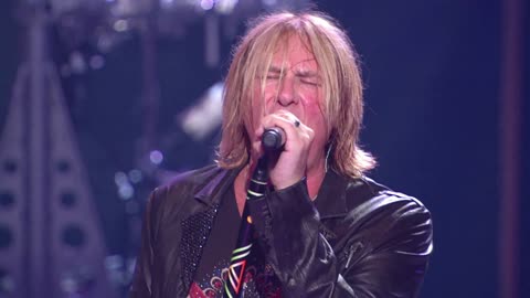 Photograph - Def Leppard (live)