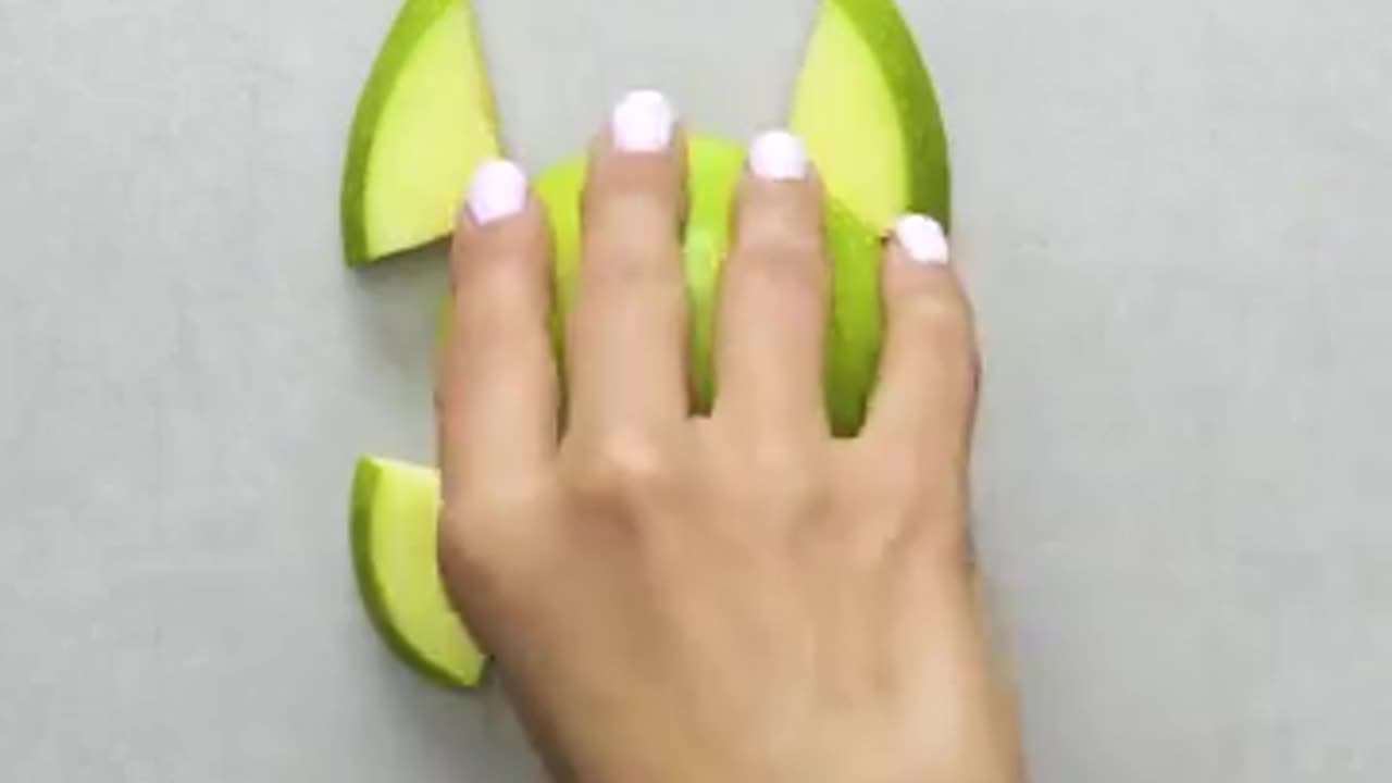 20 SIMPLE FRUIT CARVING IDEAS