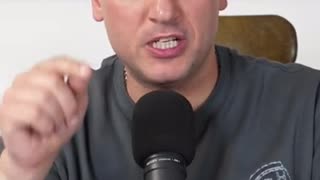 📉 “The One Man Who Saw the 2008 Crash Coming” — Michael Burry’s Relentless Mindset Explained