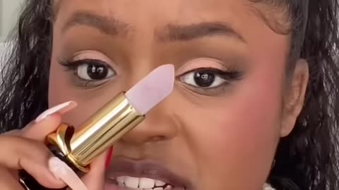 COLOR CHANGING LIPSTICK?!