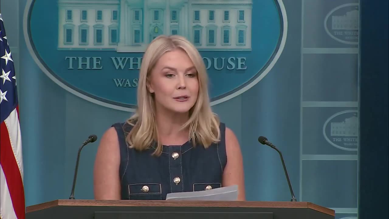 🚨🔥Karoline Leavitt holds a press briefing for the children on Take Our Sons and Daughters to Work