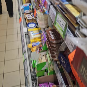 Pizza z pleśnią w Polo Markecie [Rumble Short]