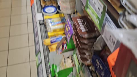 Pizza z pleśnią w Polo Markecie [Rumble Short]