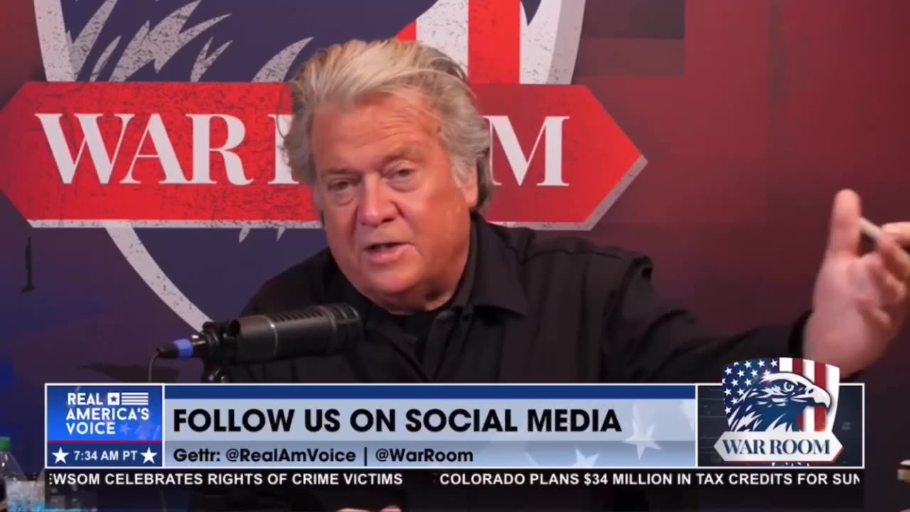 'Unmitigated disaster': Steve Bannon slams Trump official Howard Lutnick