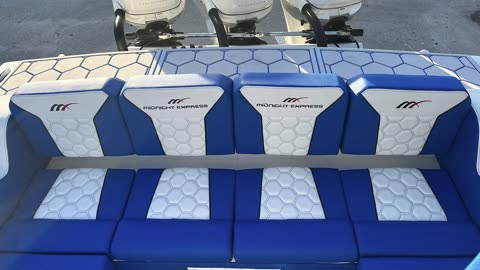 39' Midnight Express [2] - Boat Rentals in Nassau, Bahamas❤️🥰