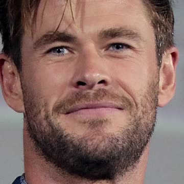 Vanessa Kirby debuts as Invisible Woman in MCU! Avengers: Doomsday!