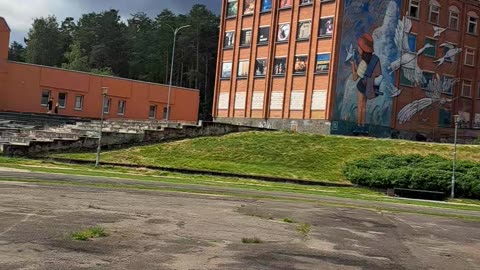 Morning Walk After Shopping: Town Empty Like After Chernobyl (No Joke!) 🚶‍♀️