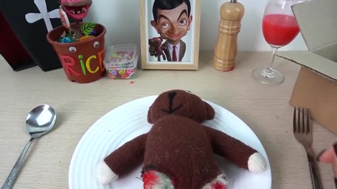 Kluna Tik eat Hulk HAMBURGER For Luch_part3