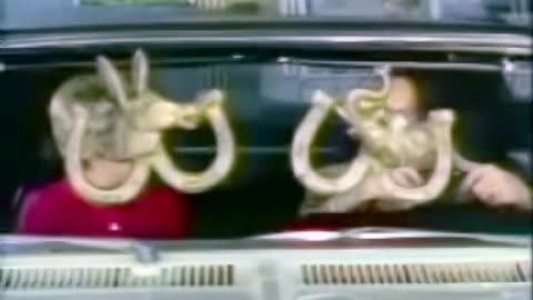 Commercial - Gulf Gasoline w free political party pins 1968