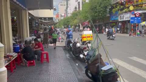Jaw-Dropping Prices on American Brands at Ben Thanh Market Vietnam 🇺🇸🇻🇳 | Shocking Deals