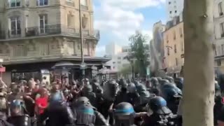How Paris police deal with anti Jewish terrorist protestors
