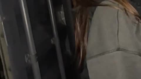 Here’s How a 15-Year-Old Closes Container Doors! 🚛😂 | USA Containers