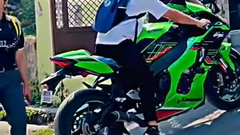 Viral: cute girls reaction ❤️ zx10r #shorts #ytshorts #girls #viral #rider #vir