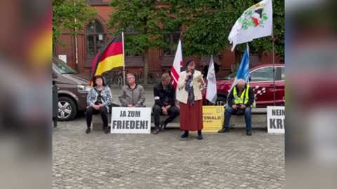 Greifswald - Angelika mit ihrem heutigen Redebeitrag 02-06-2025
