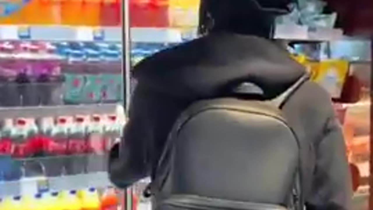 Blacks openly steal in UK with no consequences