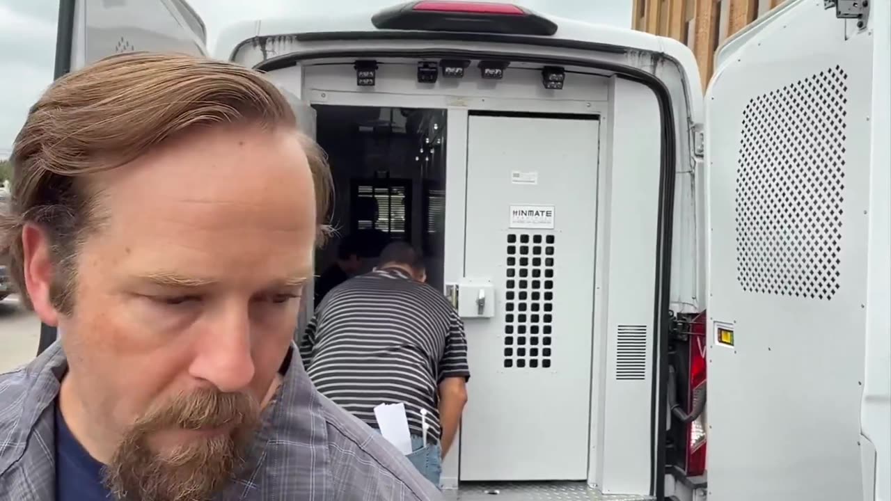 Enters america illegally.. has a baby.... thinks its an anchor.