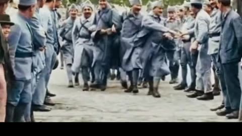 French soldiers after WW1 ends 🇫🇷 1918 armistice brings hope 🕊️ #Colourized