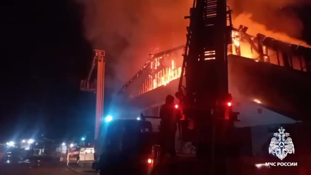 🔥 Frying oil ignition leads to fire at restaurant-nightclub in Vologda, Russia.