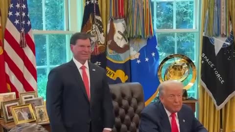 Un possibile robot AI accanto a Trump