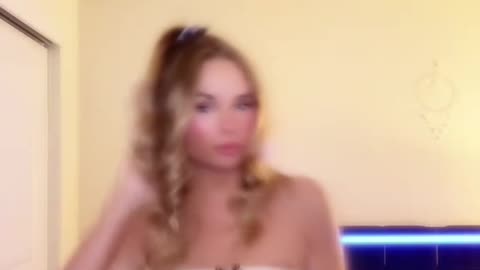 Blonde tgirl deserve attention of you