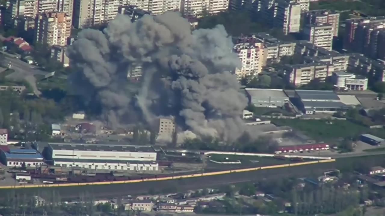 Russian Air Strikes Continue on Ukraine-Controlled Territory: Kherson FAB Hits