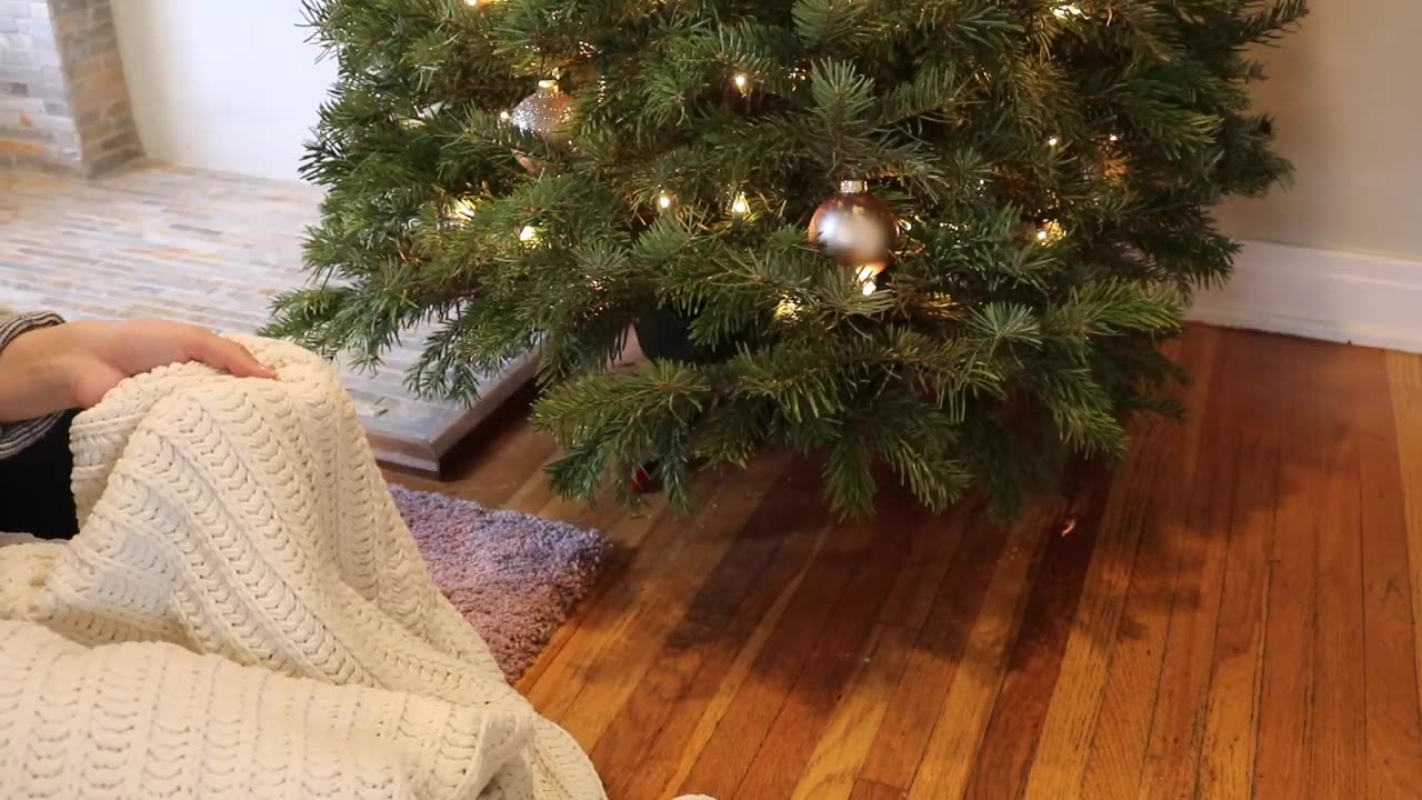 DIY Snowflake Christmas Decorations – Quick & Beautiful!