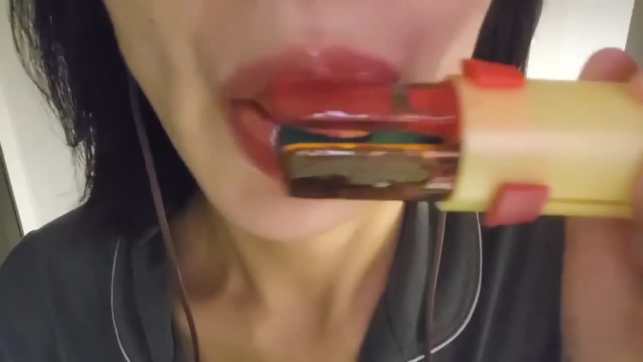 Asmr push pop candy _ lollipop asmr _ messy eating sound