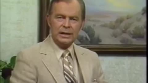 40 years ago, a KGB defector chillingly predicted modern America Yuri Bezmanov (1984)