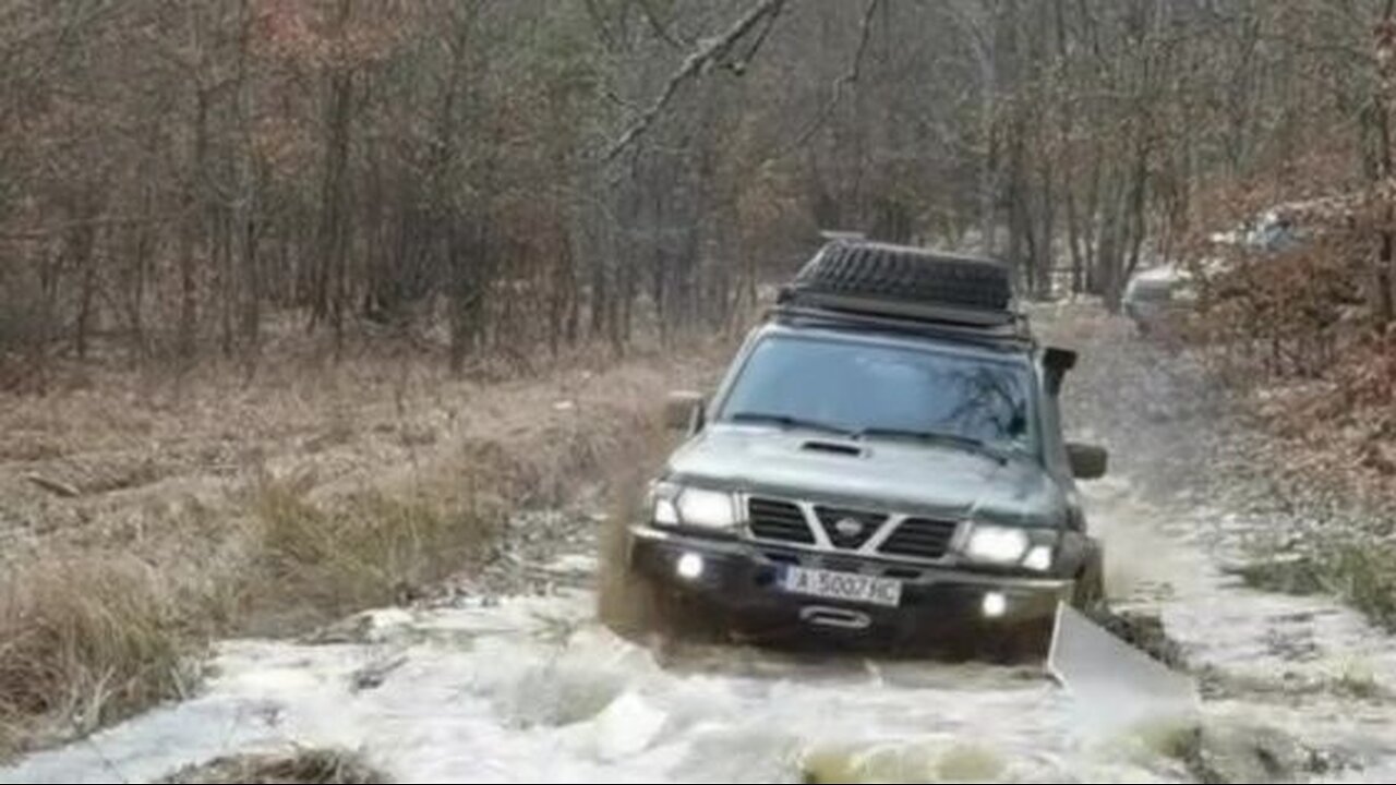 Nissan vs Jeep in Off-Road Battle