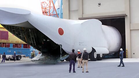 US Delivers New High-Tech Military Plane to Japan
