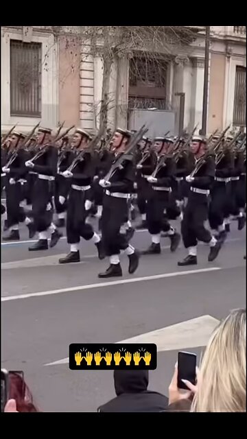 25η Μαρτίου: Viral το βίντεο με τους σπουδαστές της ΣΜΥΝ που φώναξαν συνθήματα κατά της Τουρκίας