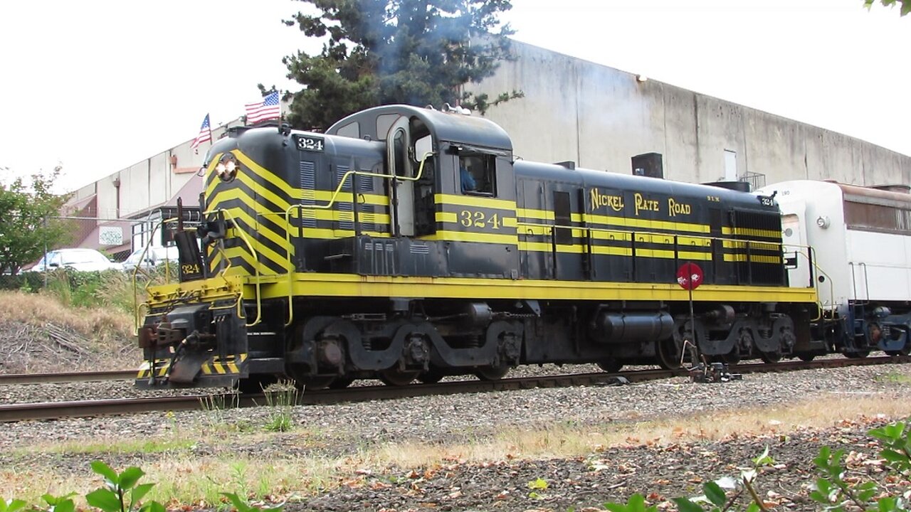 Smoking Train Pulls Big Steam Engines!