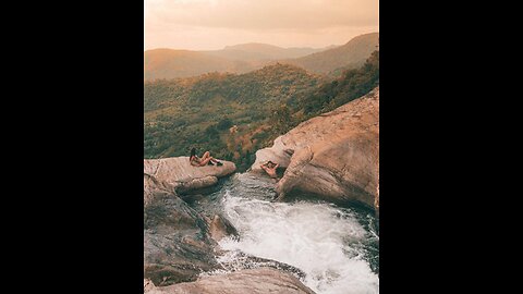 Discover the Stunning Waterfalls of Sri Lanka🌴❤💛