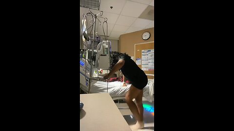 Hospital 🏥 💃🏽 #praisebreak