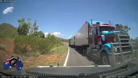 Aussiecams - Terrifying moment for this driver - ROADTRAIN INCOMING!