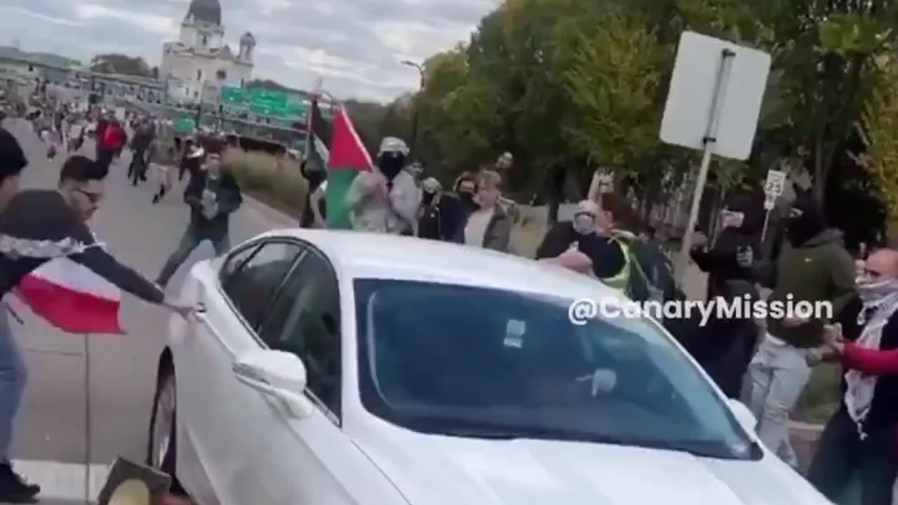 BREAKING: Pro-Palestinian Islamists tried to lynch an old man in Minneapolis.