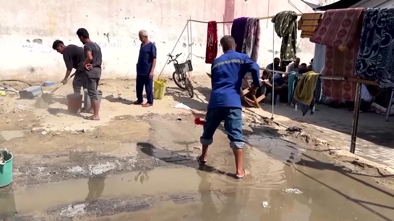 Sewage water floods emergency department in Gaza hospital