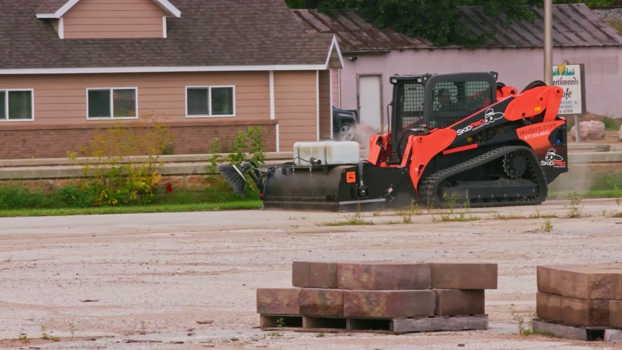 Skid Pro Pick Up Broom